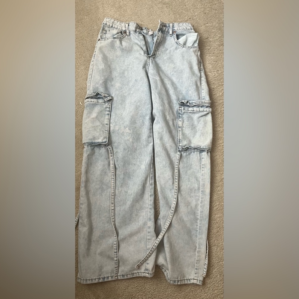 Pretty light wash flap pocket baggy jeans